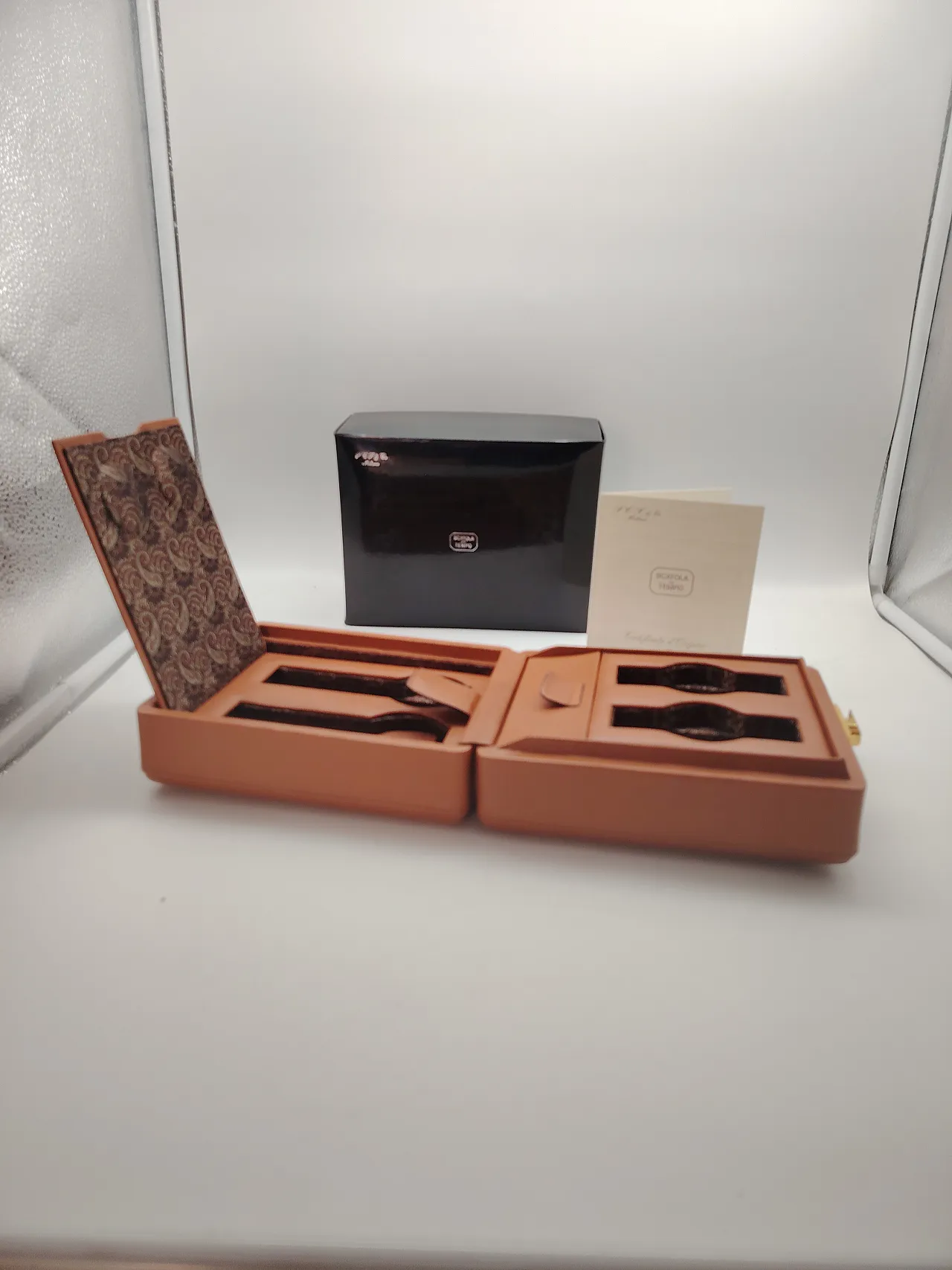 Leather time box for luxury watches, 90s 23
