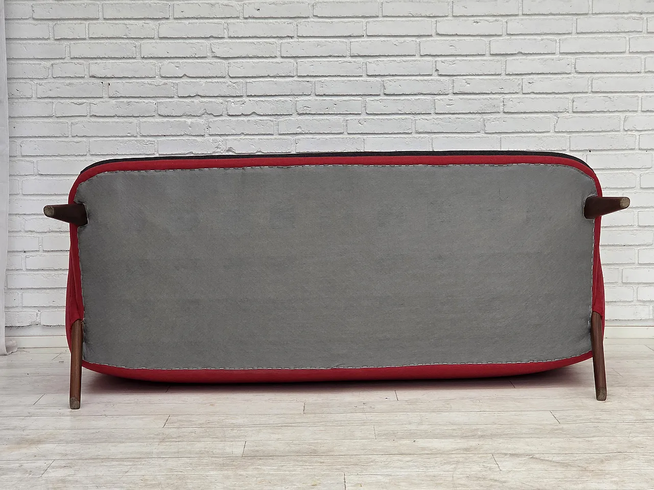 Anni '60, design danese di Ch. F. Brodersen, divano a 2 posti, rivestito 16
