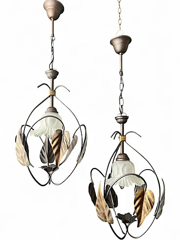 Coppia di lampadari con foglie, anni '60