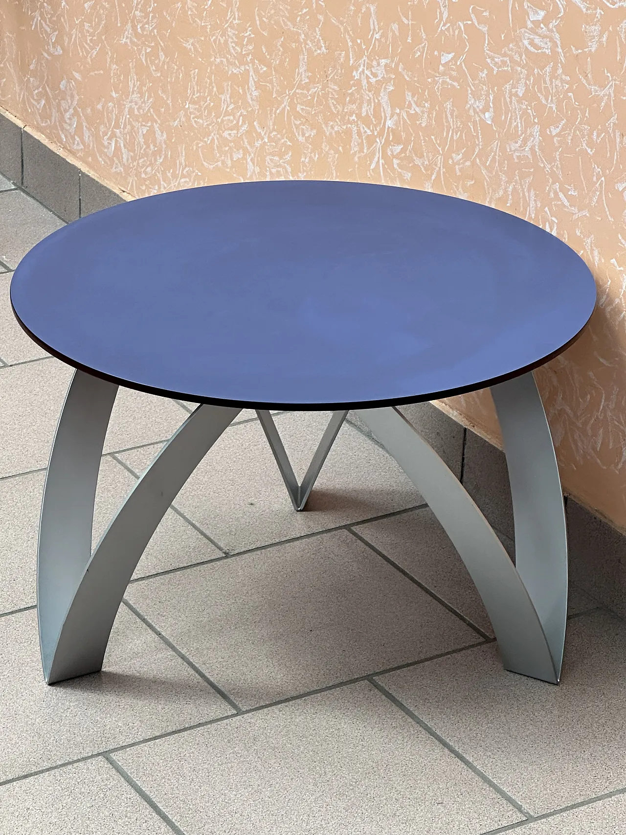 Tavolino Kioko di De Pas,Lomazzi,D’Urbino per Zanotta,blu, Italia,1994 9