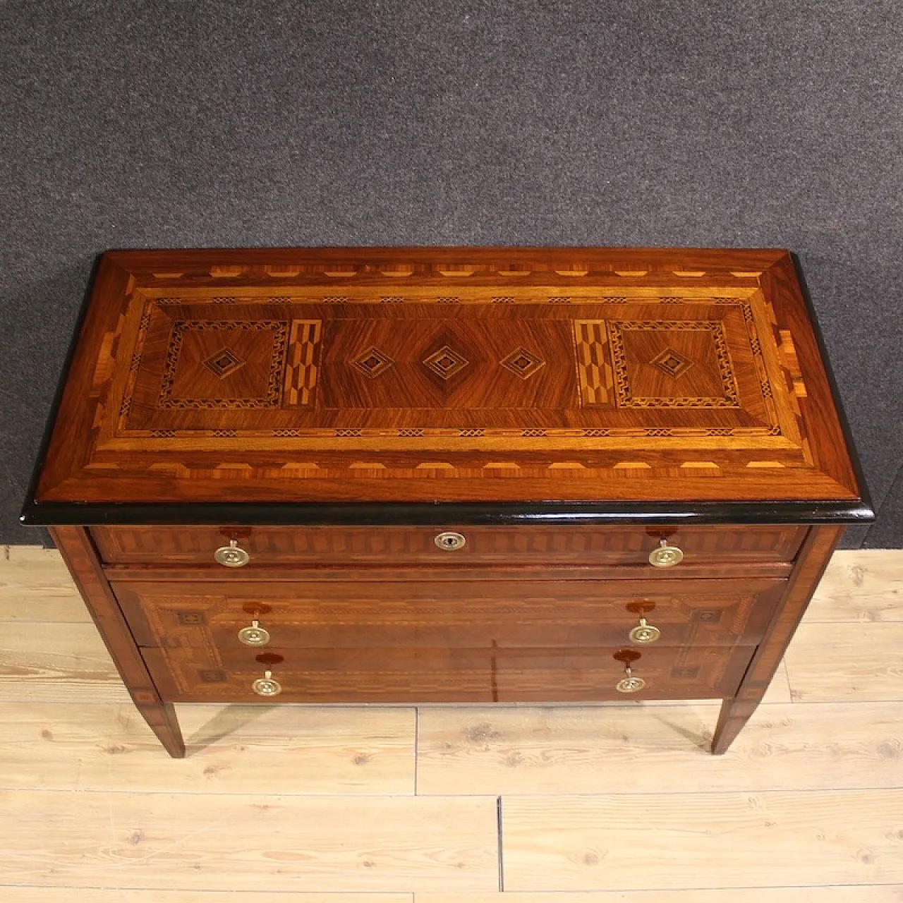 20th century Louis XVI style Italian inlaid chest of drawers 3