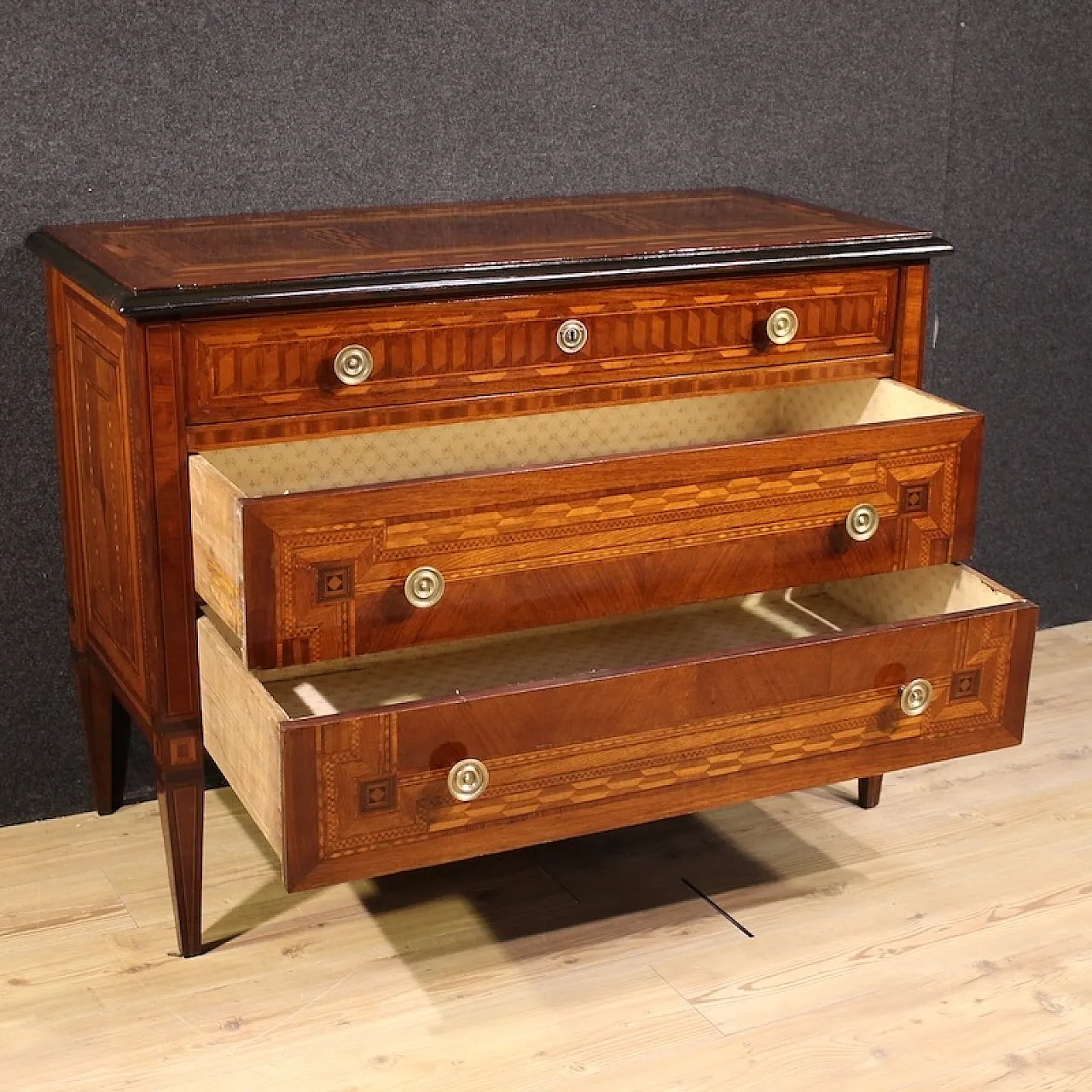20th century Louis XVI style Italian inlaid chest of drawers 5