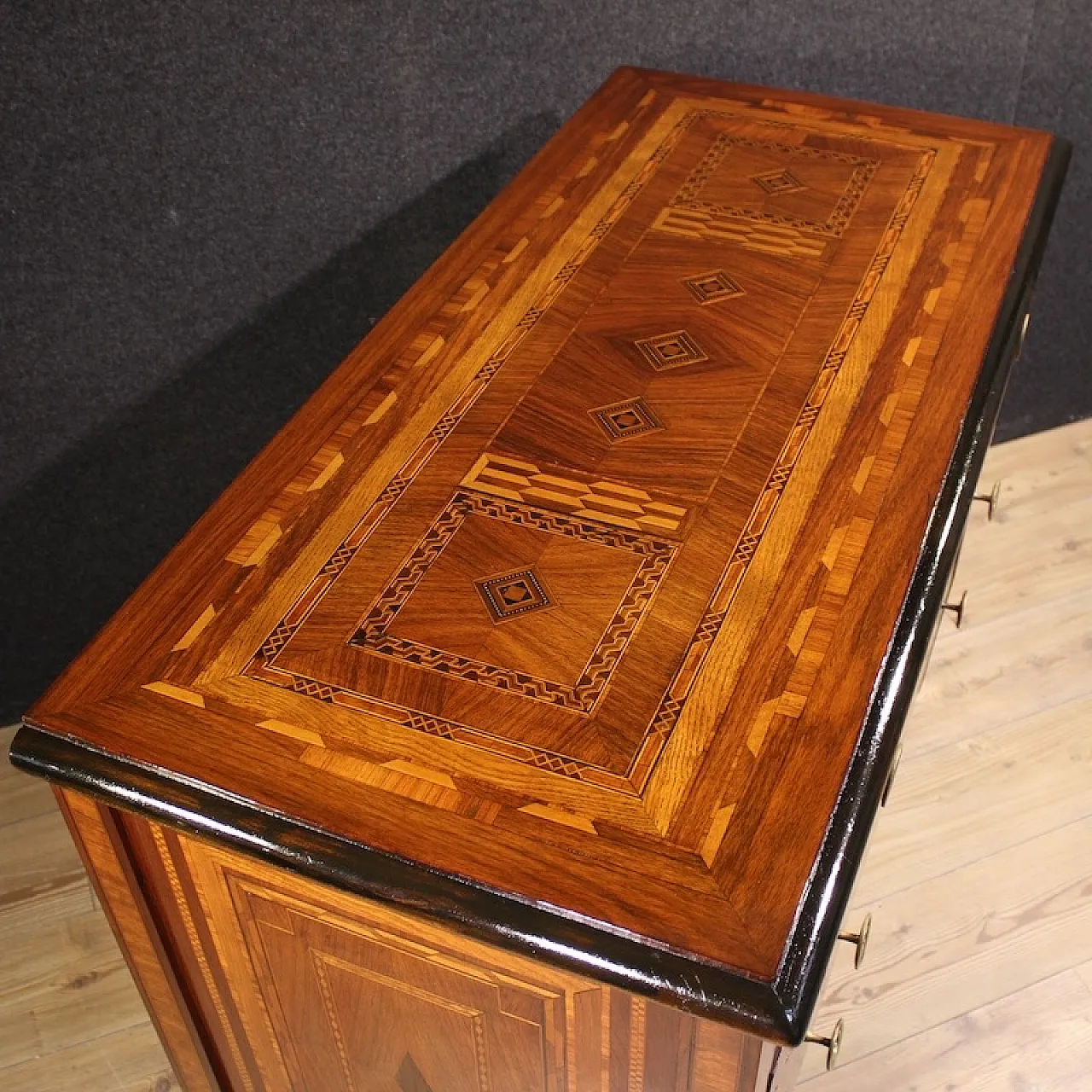 20th century Louis XVI style Italian inlaid chest of drawers 10