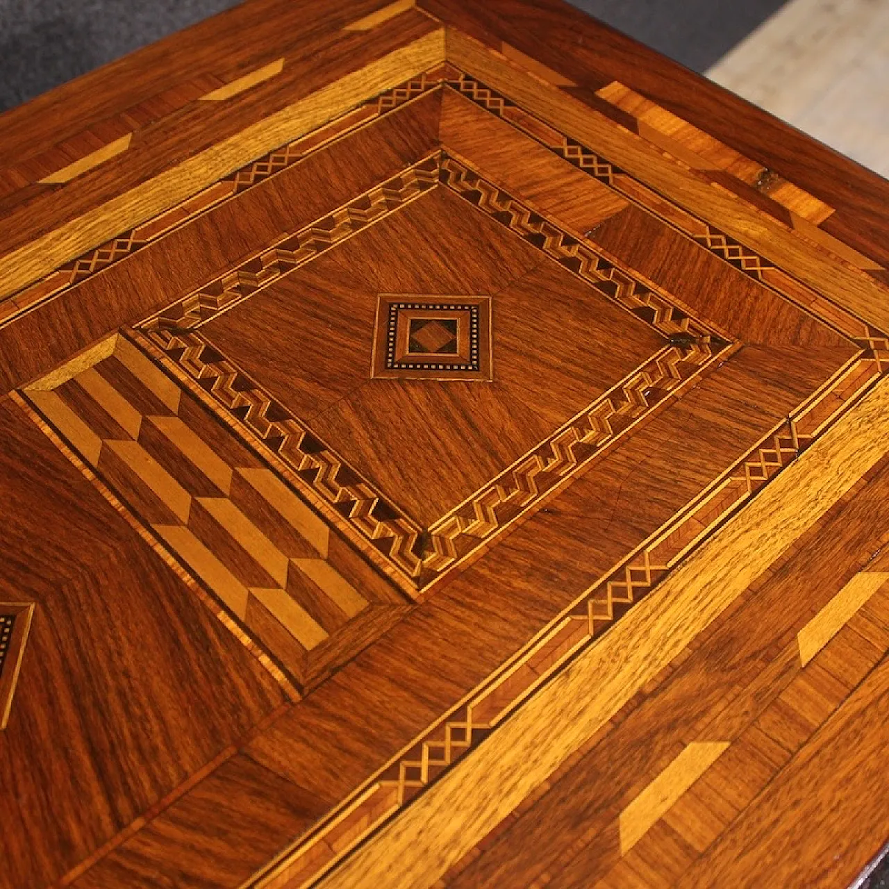 20th century Louis XVI style Italian inlaid chest of drawers 12