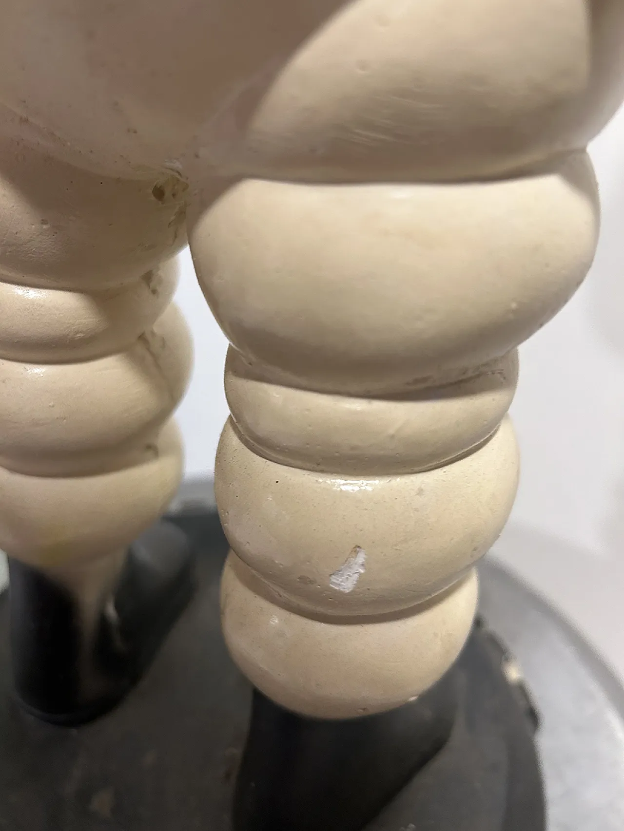 Scultura di Bibendum Michelin  in gesso in patina, anni '60 5