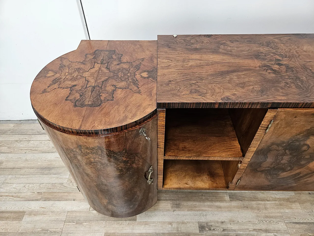 Sideboard in walnut feather and briar with aluminum base, 1940s 4