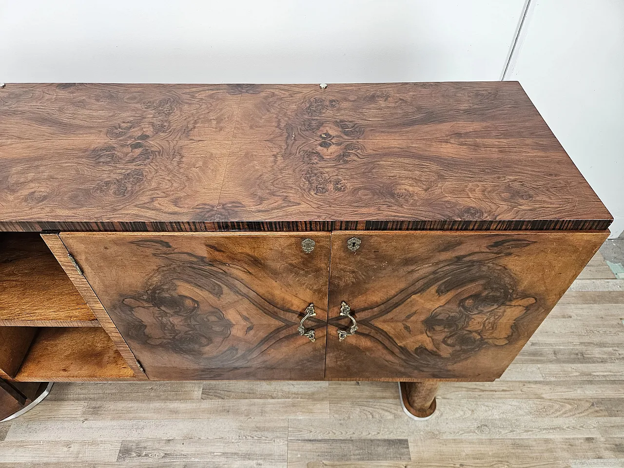 Sideboard in walnut feather and briar with aluminum base, 1940s 5
