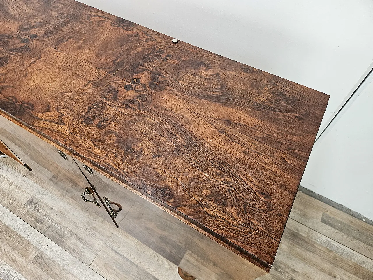 Sideboard in walnut feather and briar with aluminum base, 1940s 6