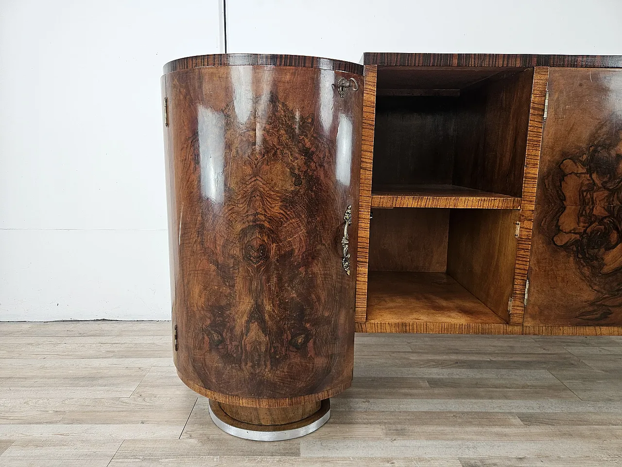 Sideboard in walnut feather and briar with aluminum base, 1940s 11