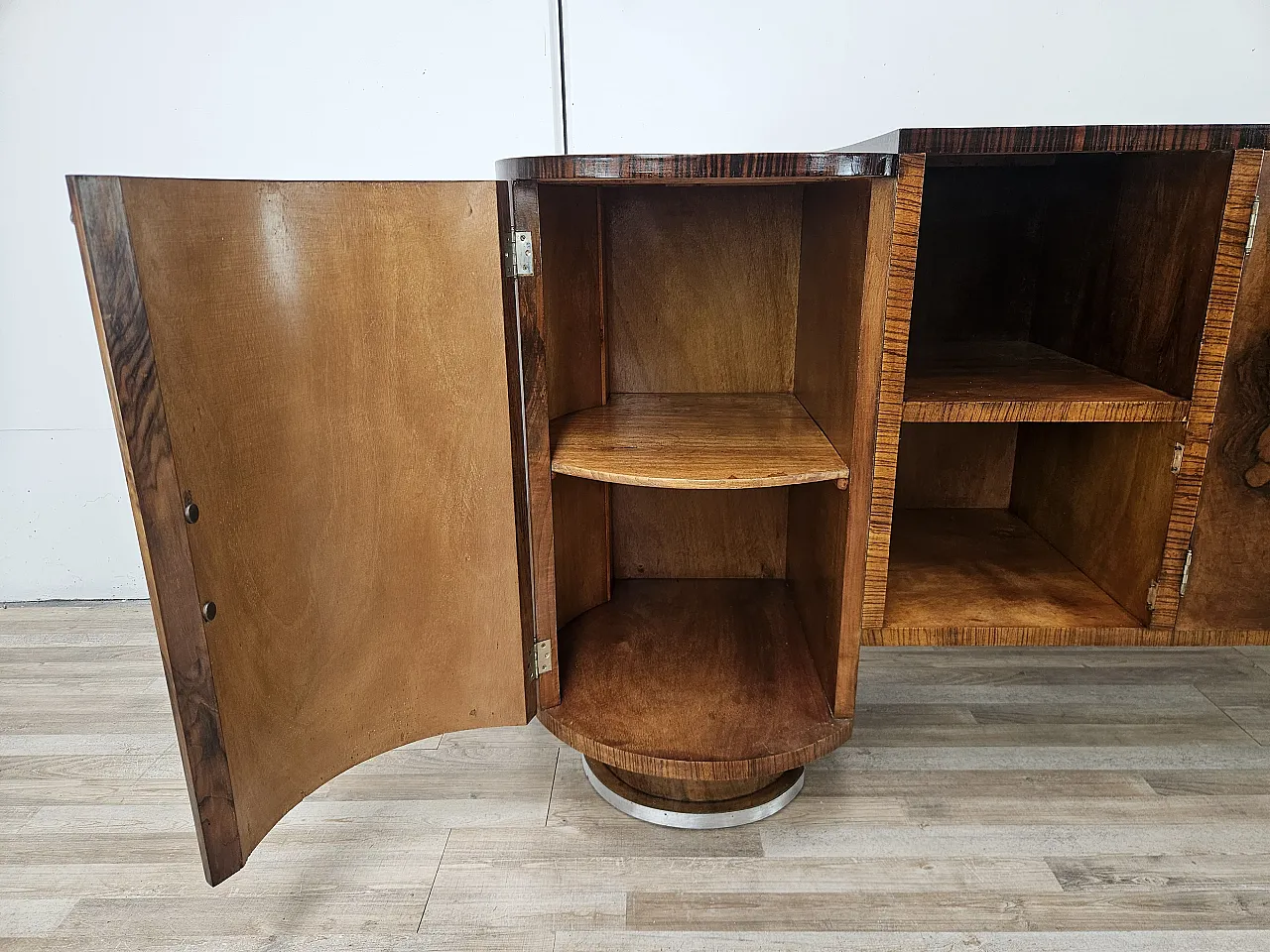 Sideboard in walnut feather and briar with aluminum base, 1940s 12