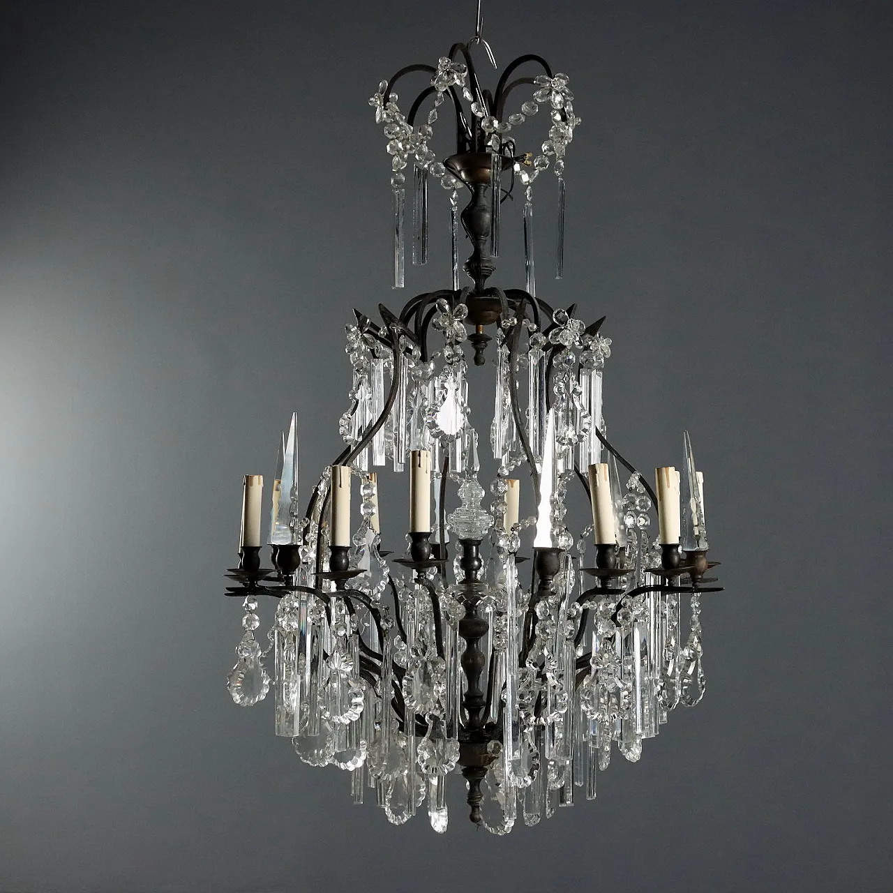 Lampadario in metallo e vetro, '900 1