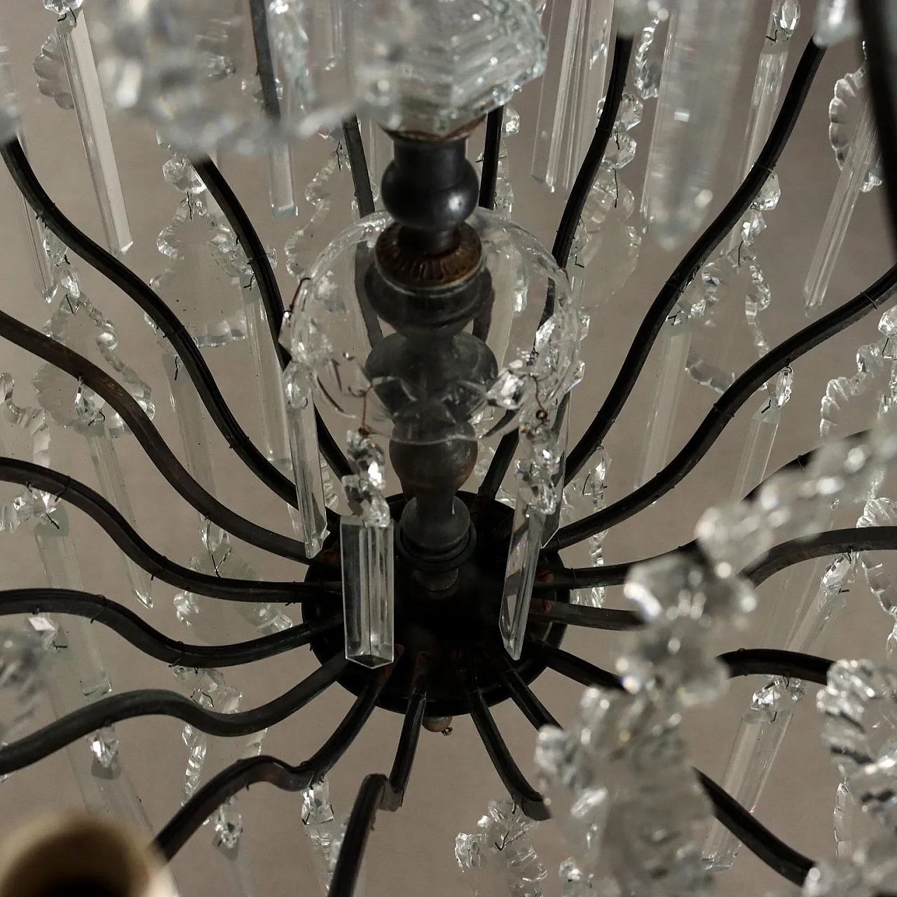 Lampadario in metallo e vetro, '900 5