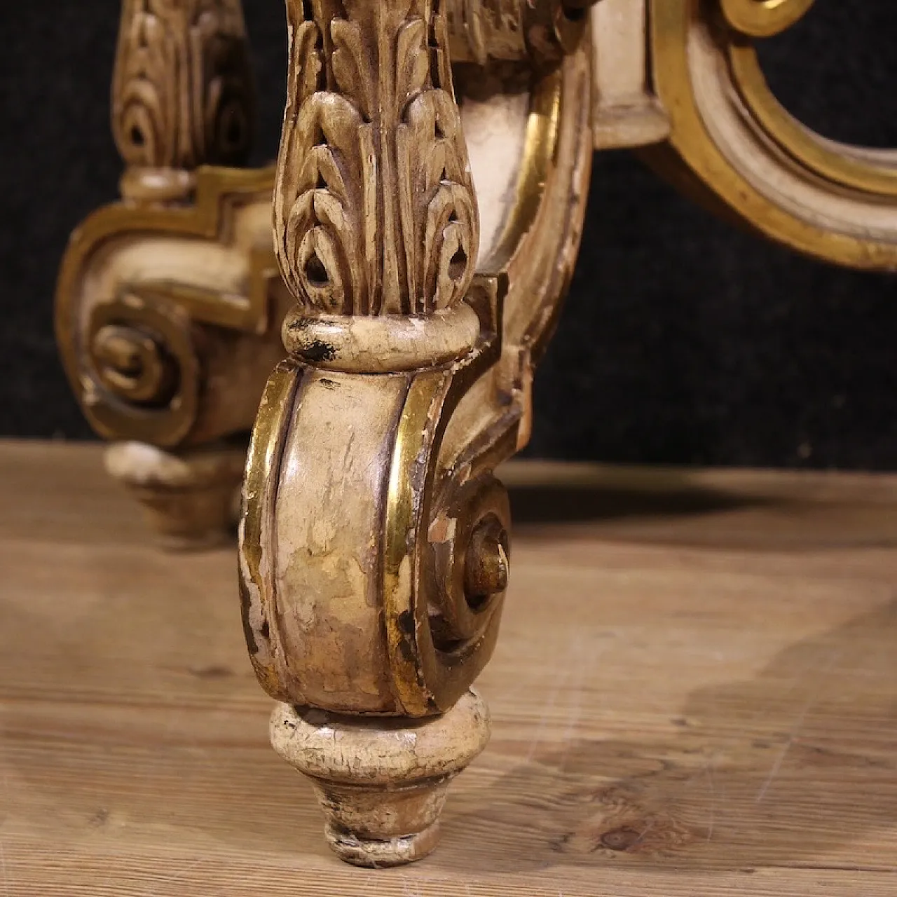 Italian lacquered and gilded console in 20th century eclectic style 11