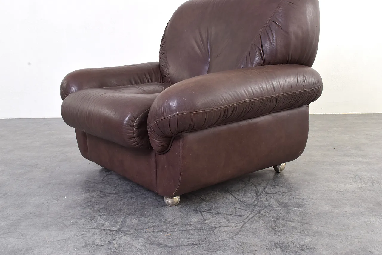 Pair of Mid-Century Italian Lounge Chairs, 1970s 12