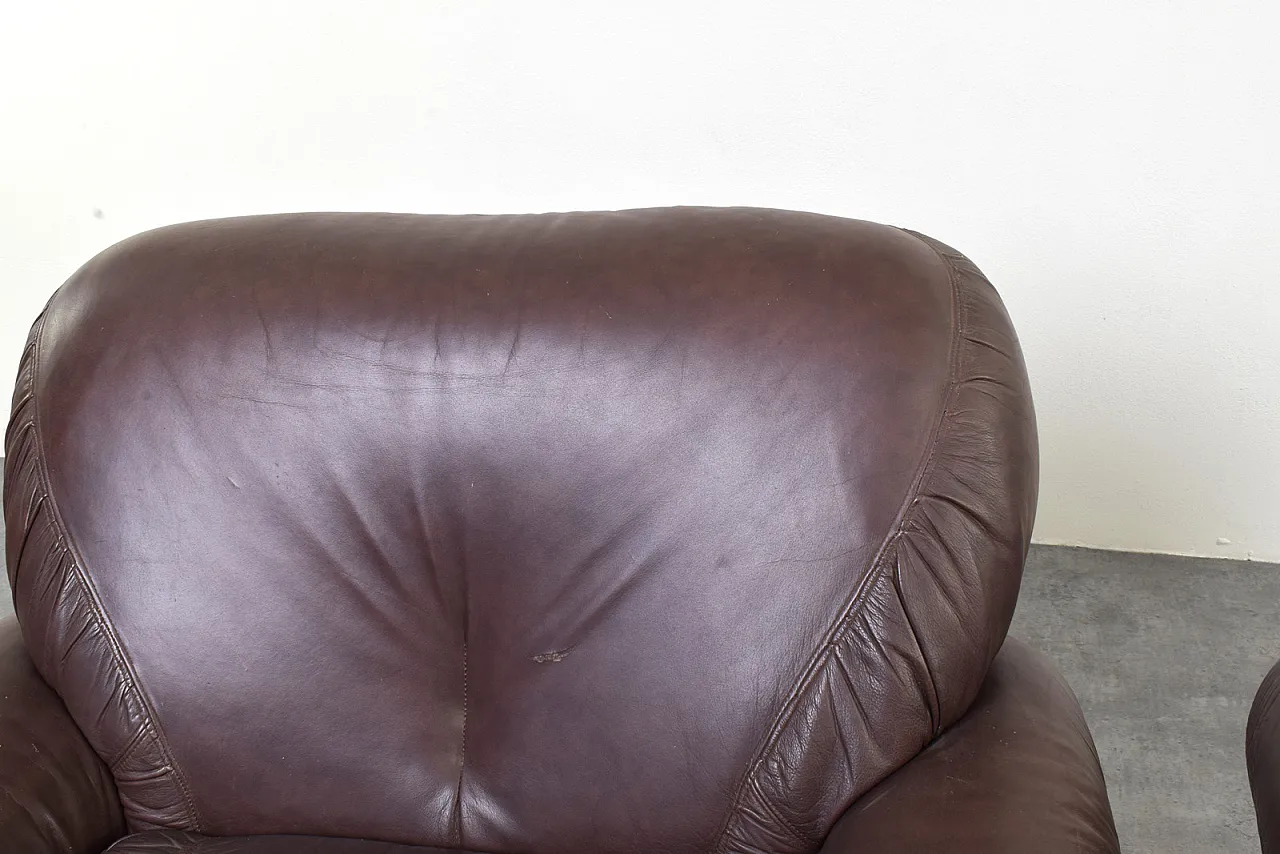 Pair of Mid-Century Italian Lounge Chairs, 1970s 17