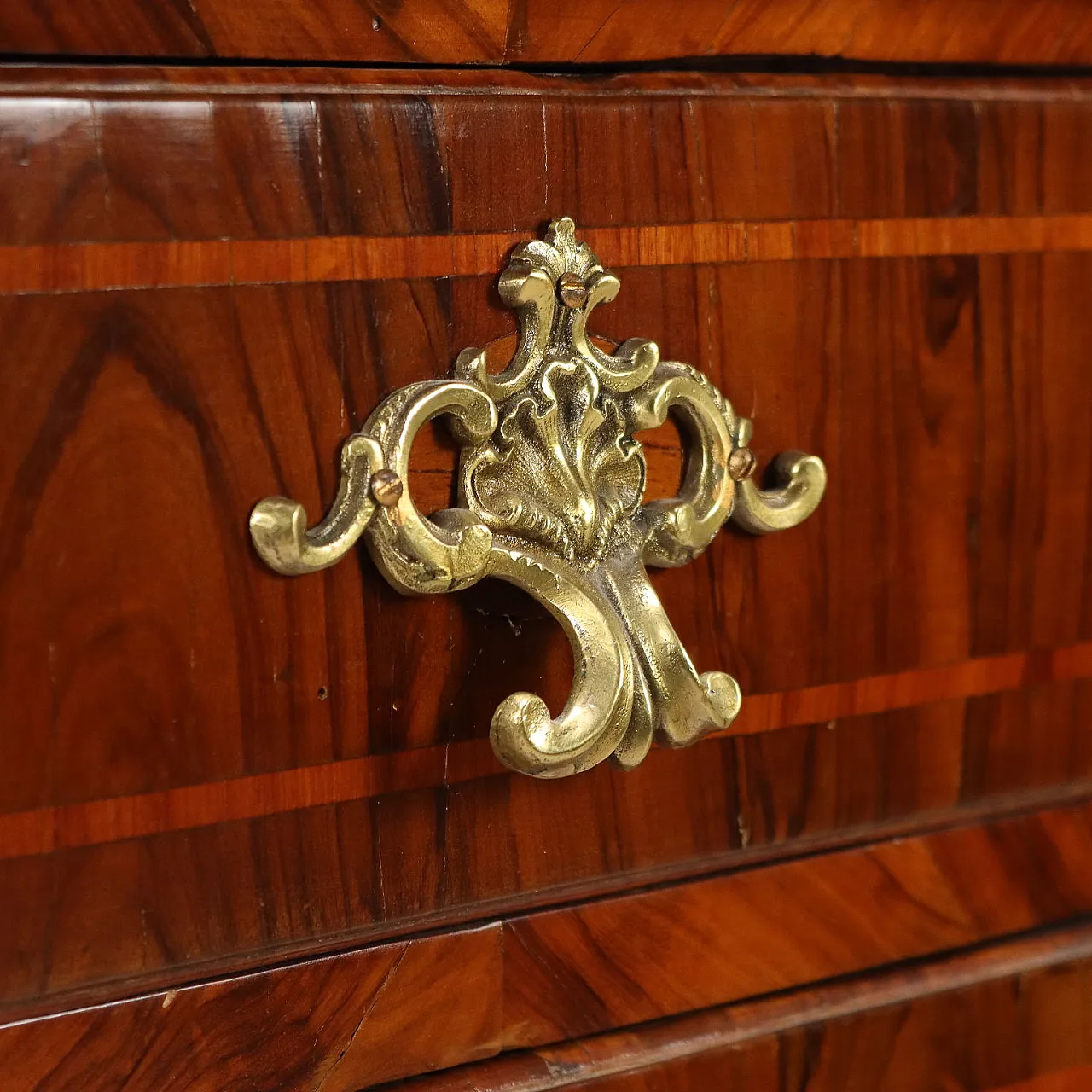 Comodino Barocco in noce con filettature in Bois de Rose, '700 6