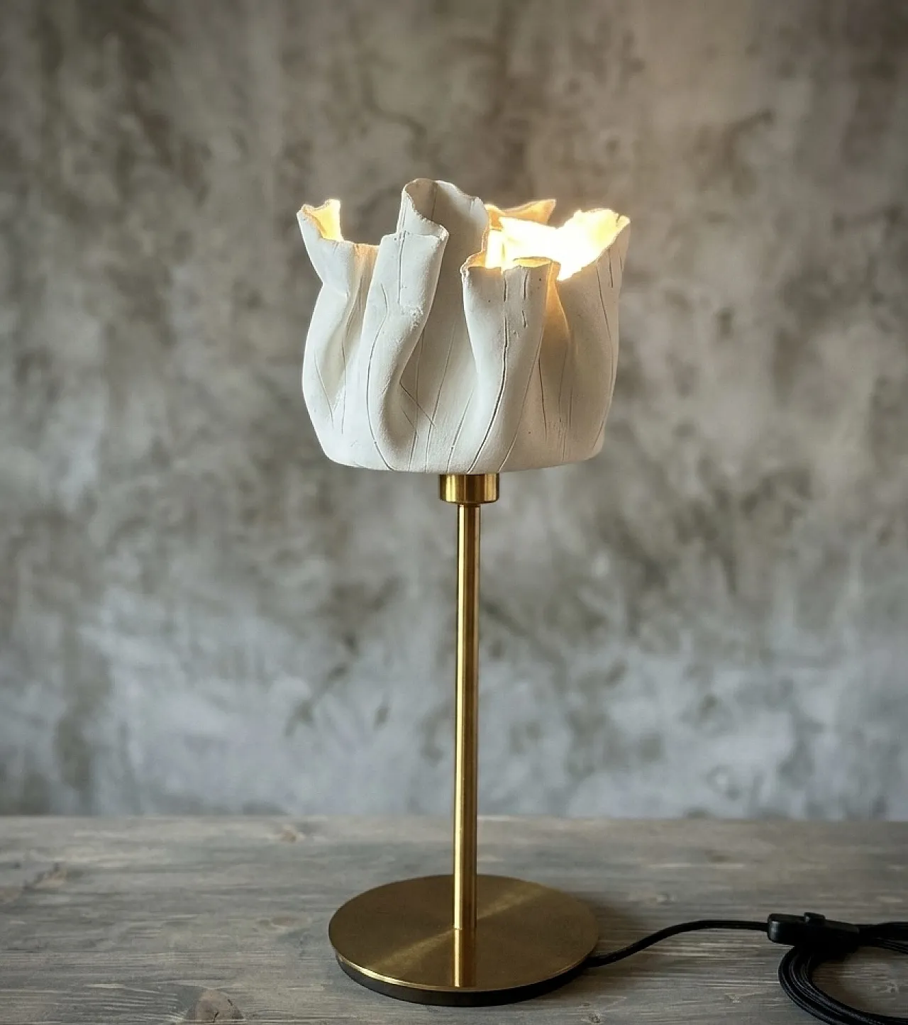 Scultura di luce Materia 01 in argilla bianca modellata, by A.Angoli 1