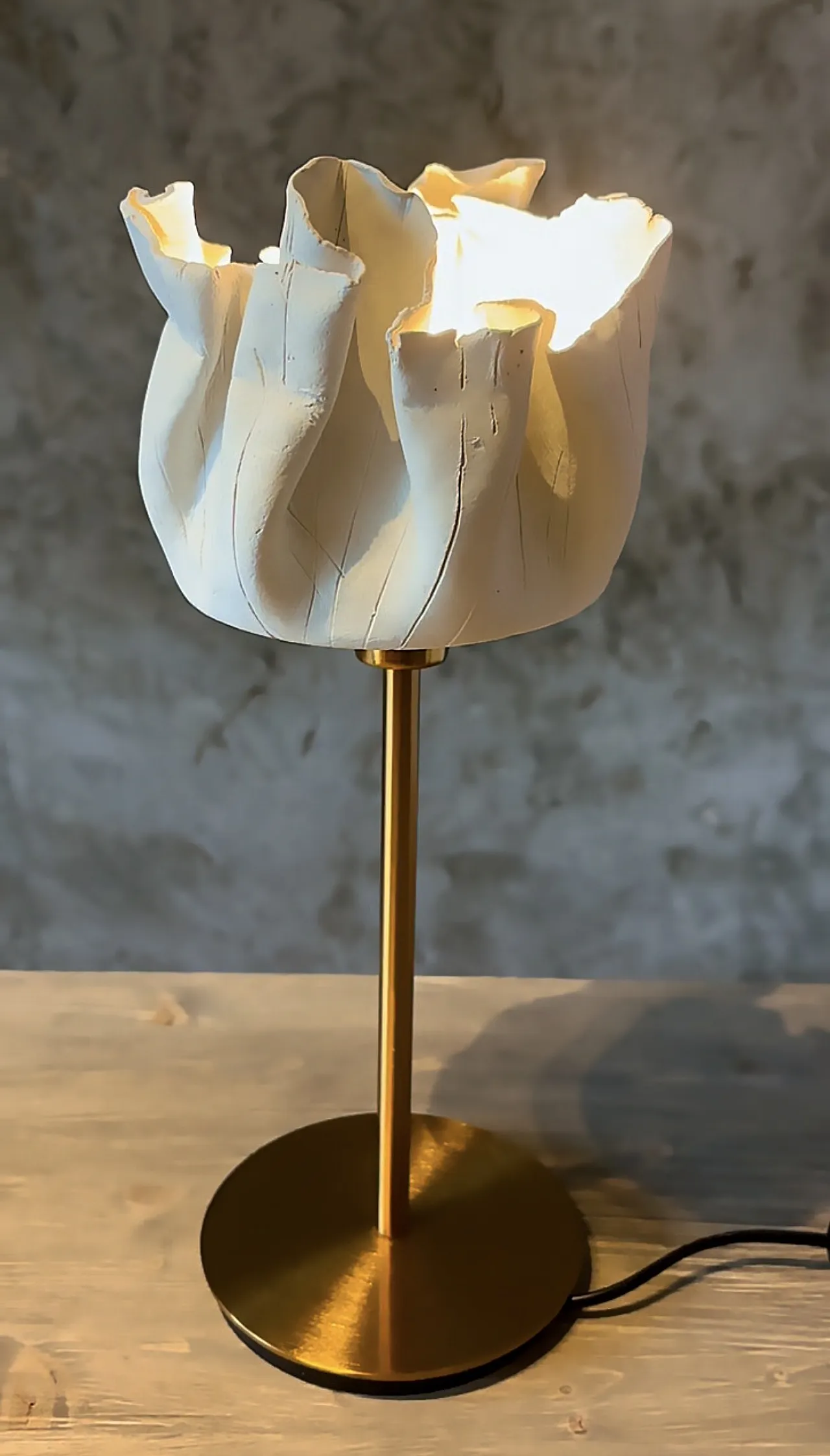 Scultura di luce Materia 01 in argilla bianca modellata, by A.Angoli 2