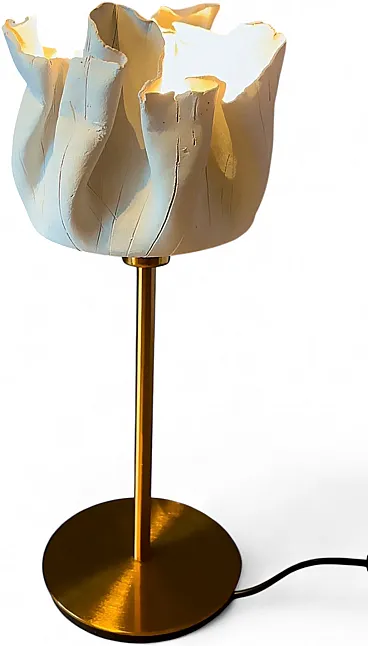 Scultura di luce Materia 01 in argilla bianca modellata, anni 2000