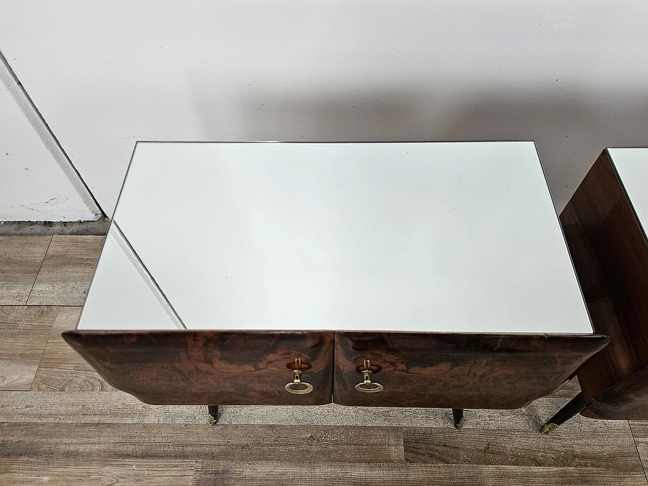 Mid-Century pair of nightstands in mahogany with mirrored top, 1950s 6