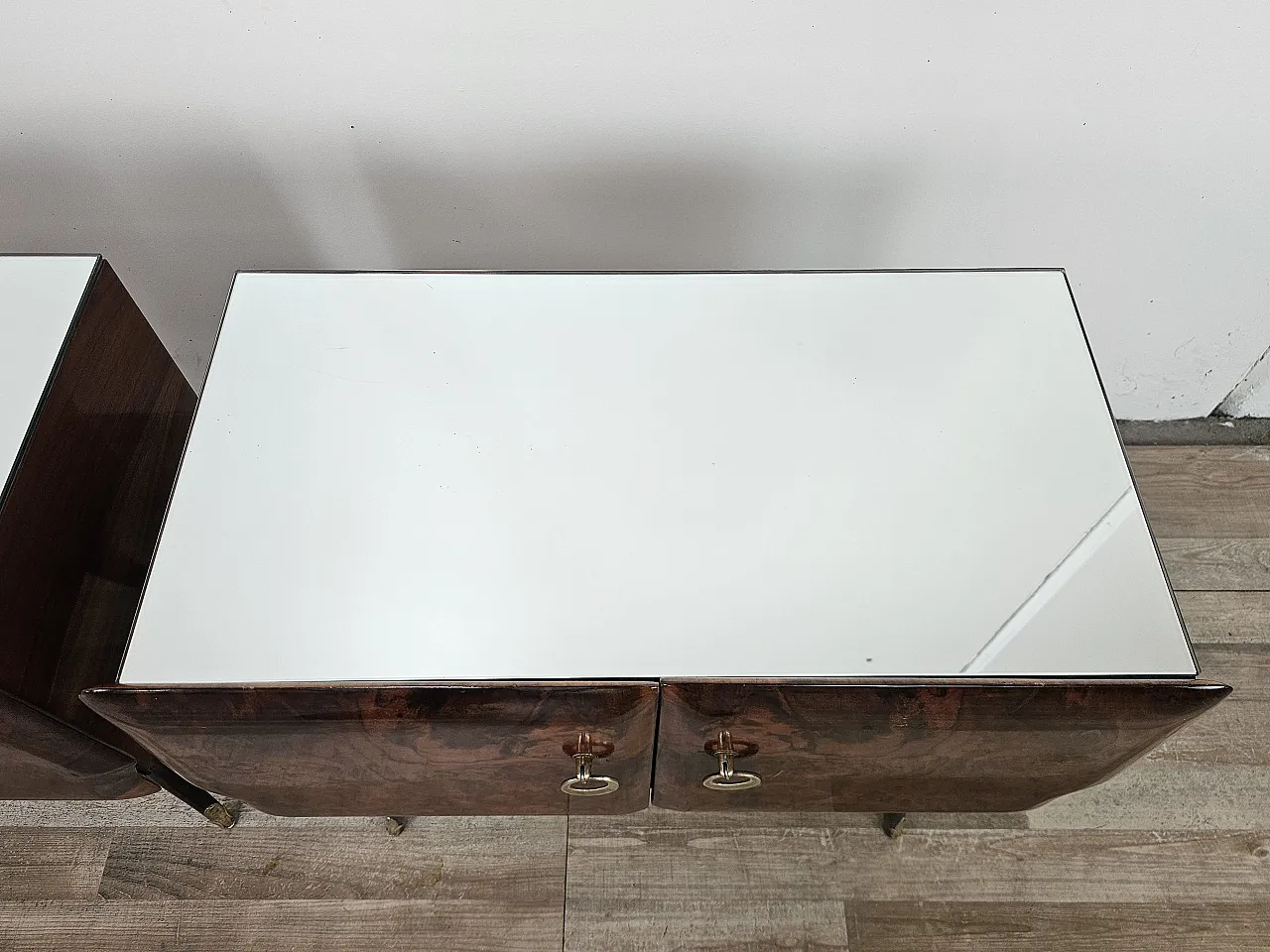 Mid-Century pair of nightstands in mahogany with mirrored top, 1950s 7