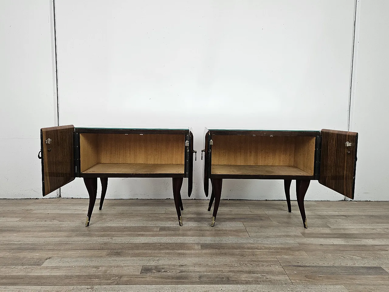 Mid-Century pair of nightstands in mahogany with mirrored top, 1950s 10