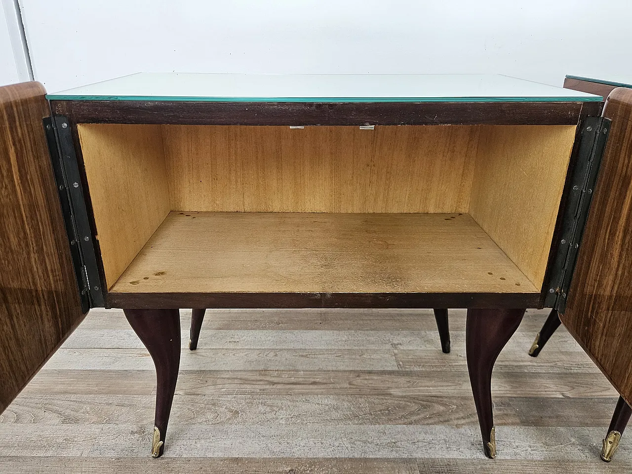 Mid-Century pair of nightstands in mahogany with mirrored top, 1950s 11