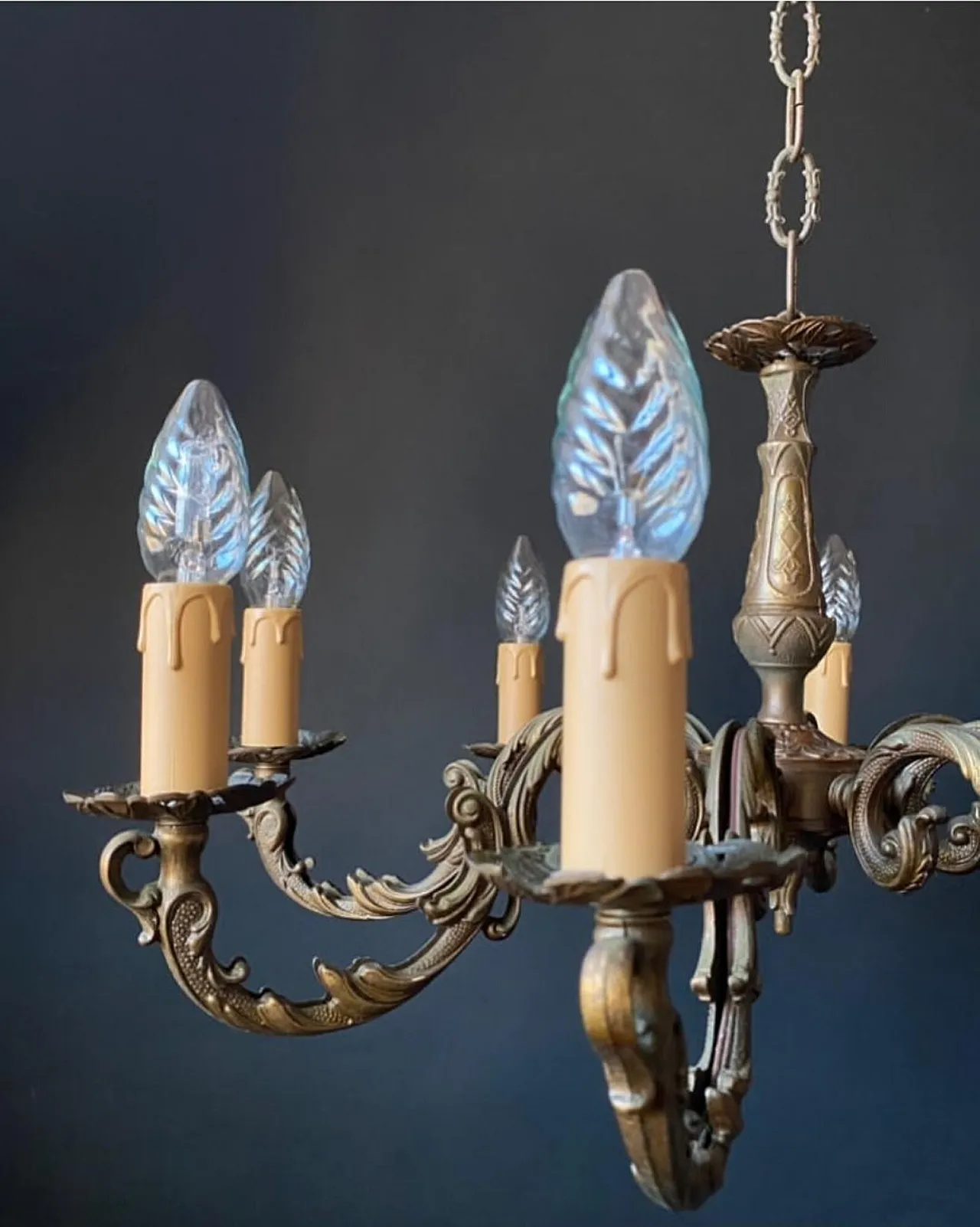 Lampadario in ottone, anni '60 7