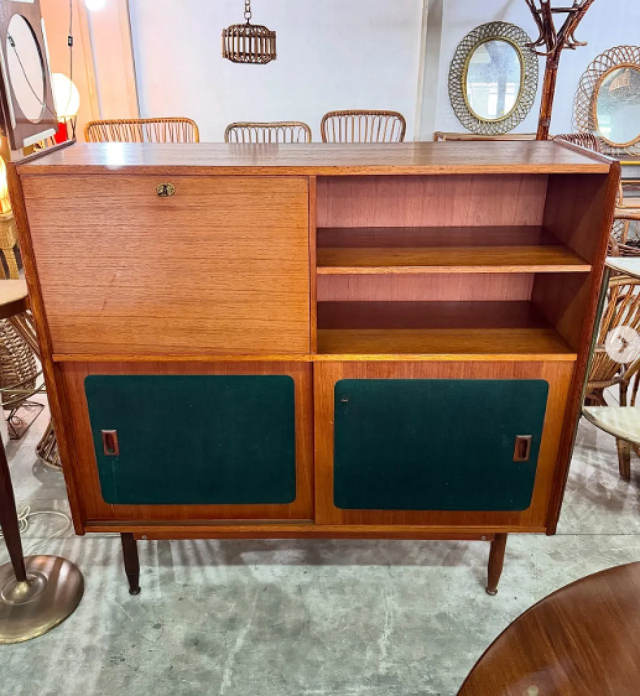 Highboard in legno con pannelli, ante scorrevoli e ribalta, anni '60 1