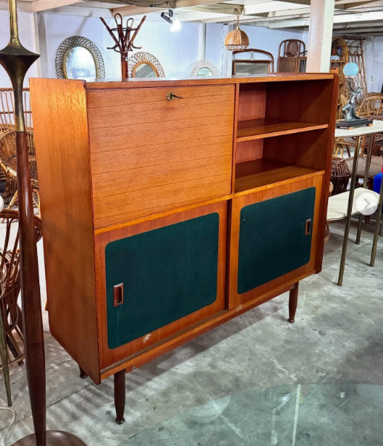 Highboard in legno con pannelli, ante scorrevoli e ribalta, anni '60 3