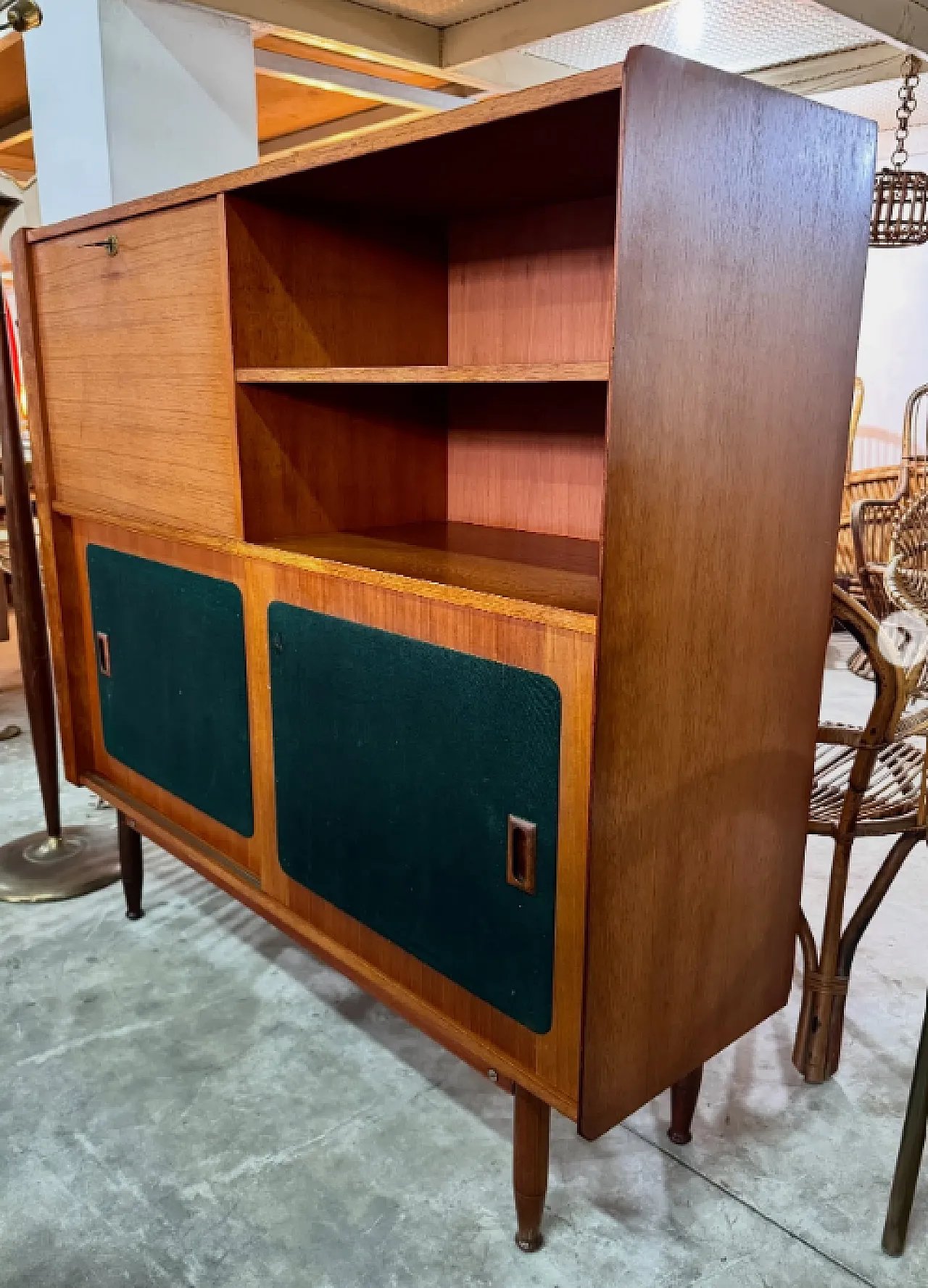 Highboard in legno con pannelli, ante scorrevoli e ribalta, anni '60 4