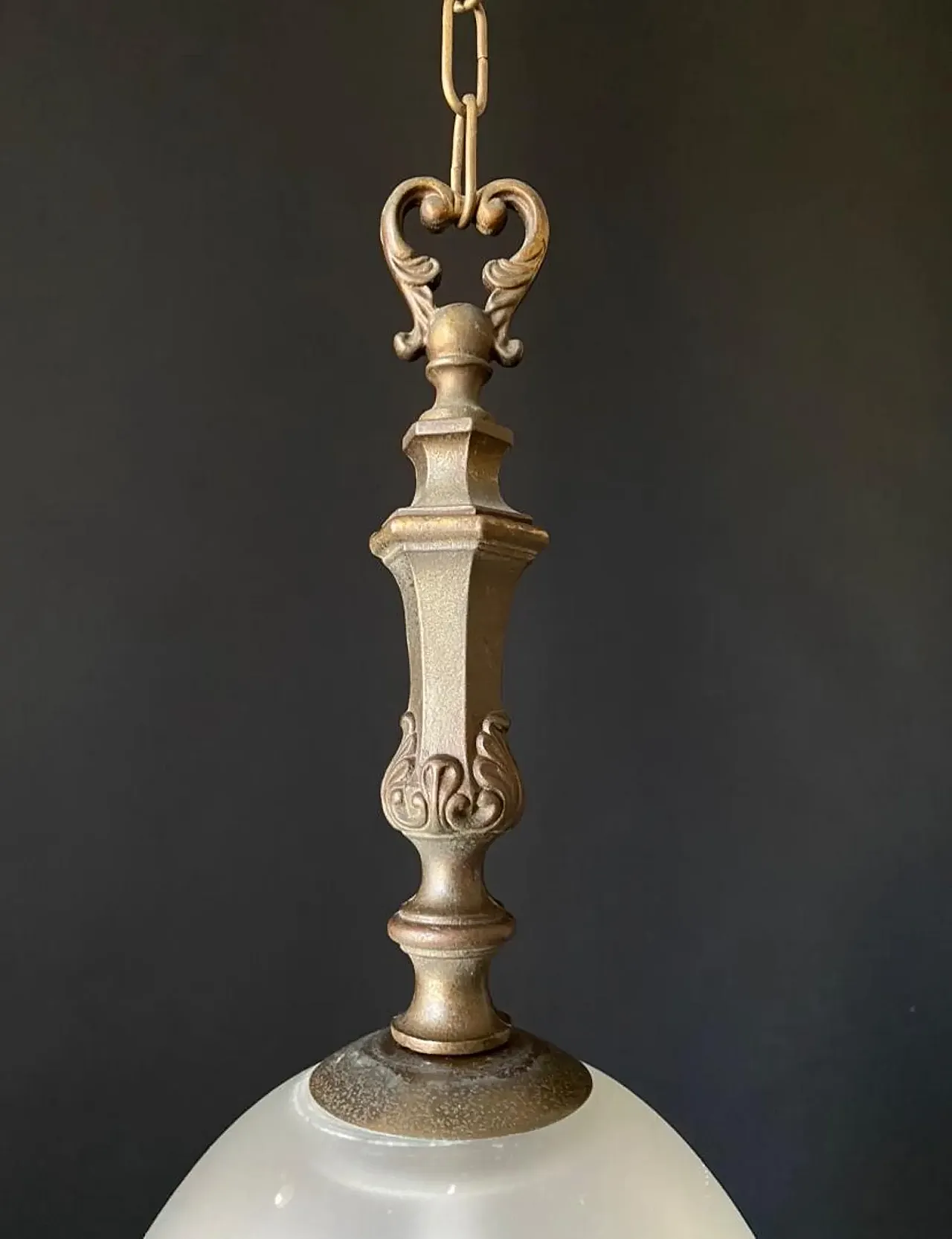 Lampadario in ottone e vetro smerigliato, anni '60 2