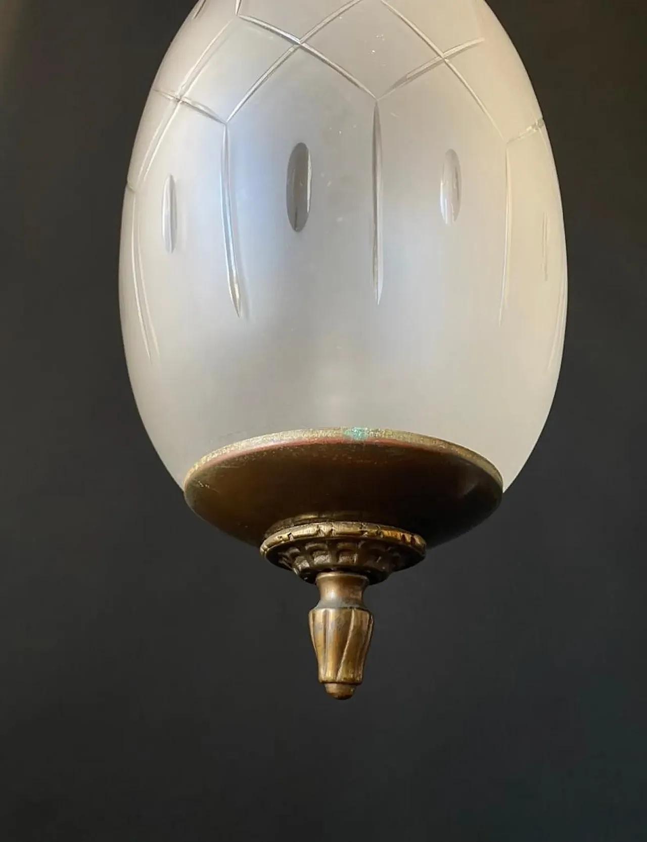 Lampadario in ottone e vetro smerigliato, anni '60 3