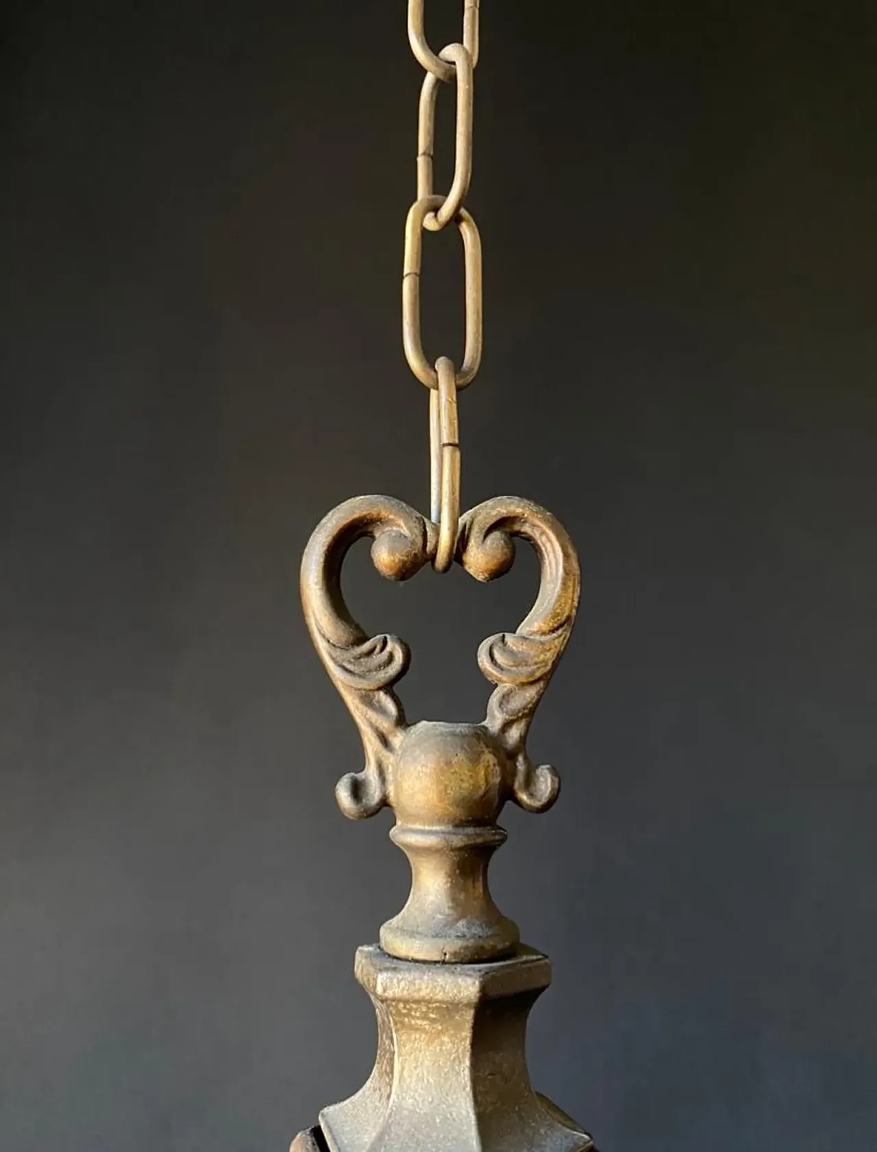 Lampadario in ottone e vetro smerigliato, anni '60 6