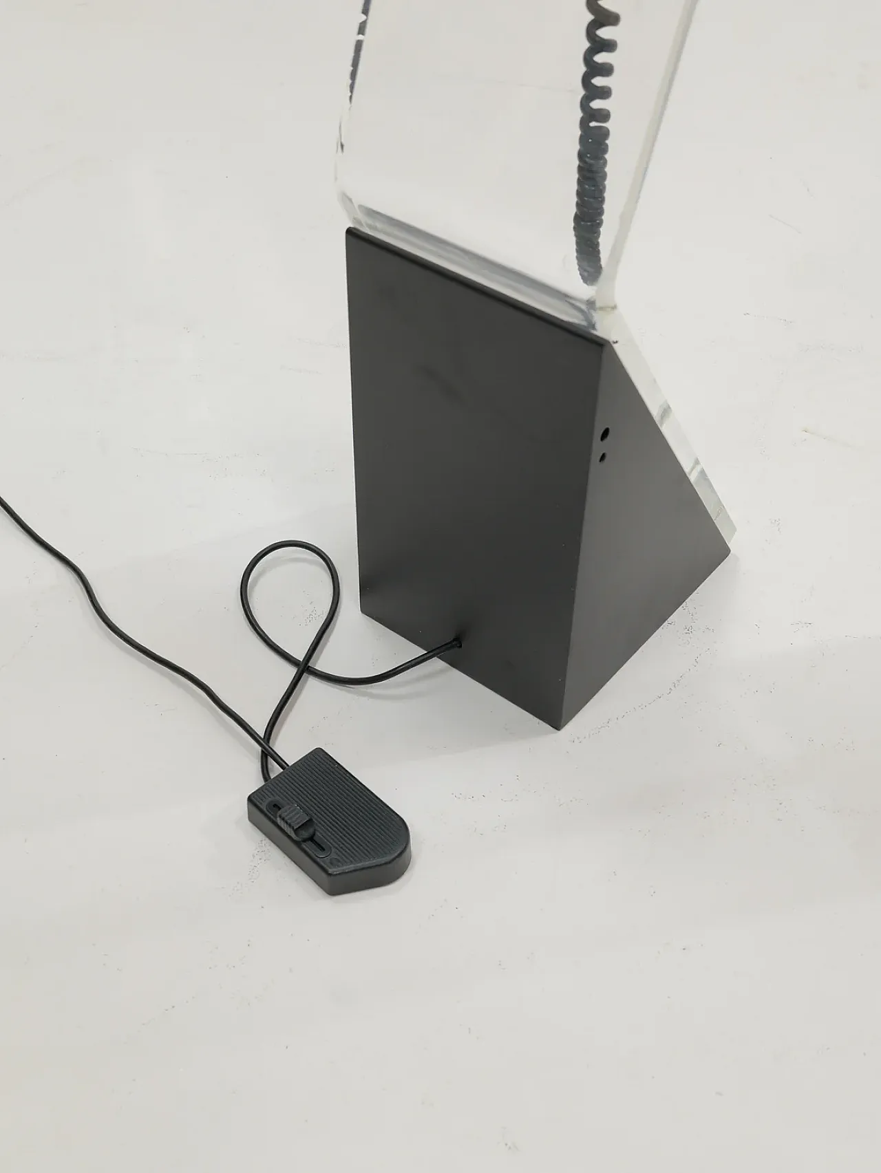 Pair of Post Modern plexi floor lamps, 1980s 5