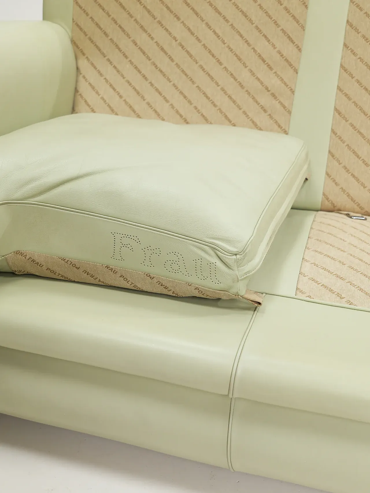 Dream leather sofa by Poltrona Frau, 1980s 18