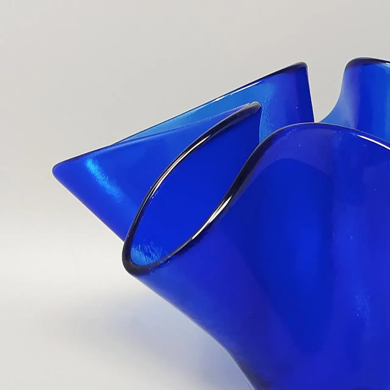 Blue vase Fazzoletto by Dogi in Murano glass, 1970s 4