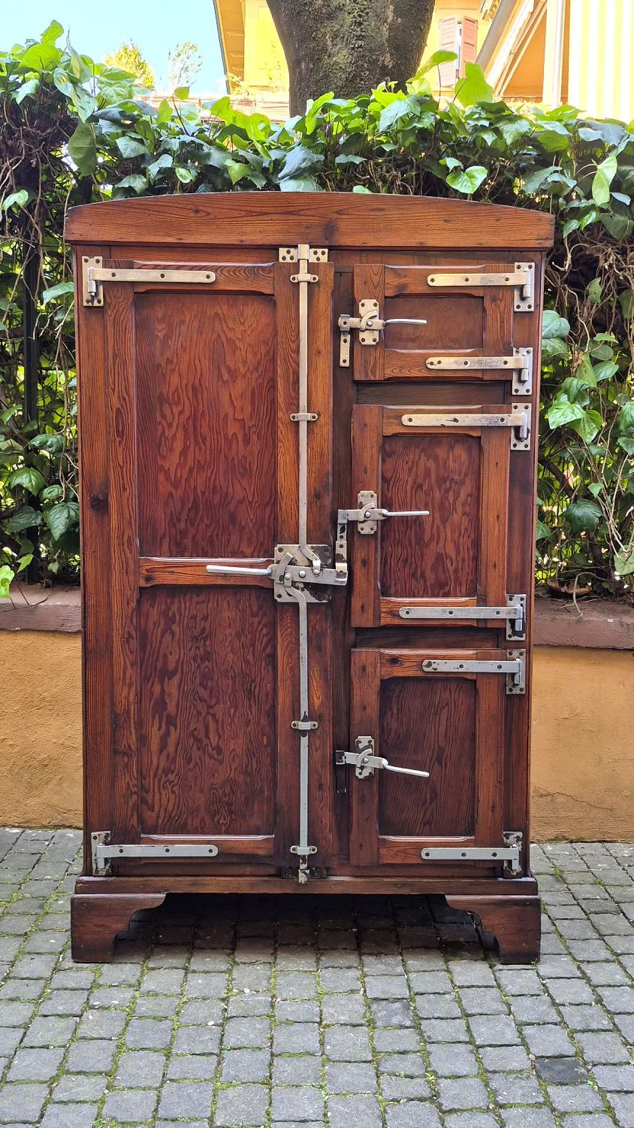 Credenza ghiacciaia in legno di larice, primo '900 1