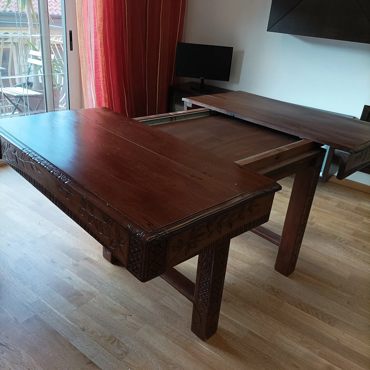Classic table, 19th century 1