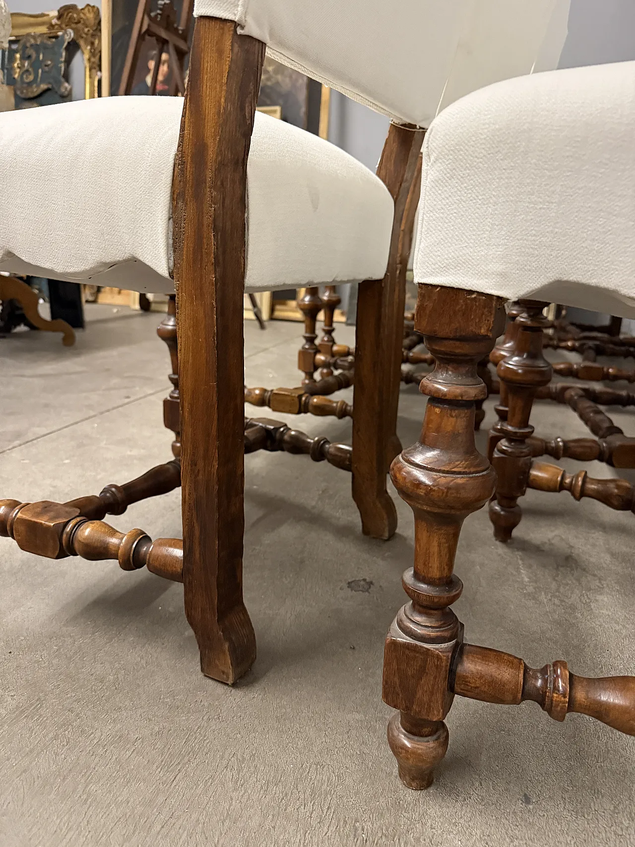 8 walnut chairs with white fabric padding, 19th century 5