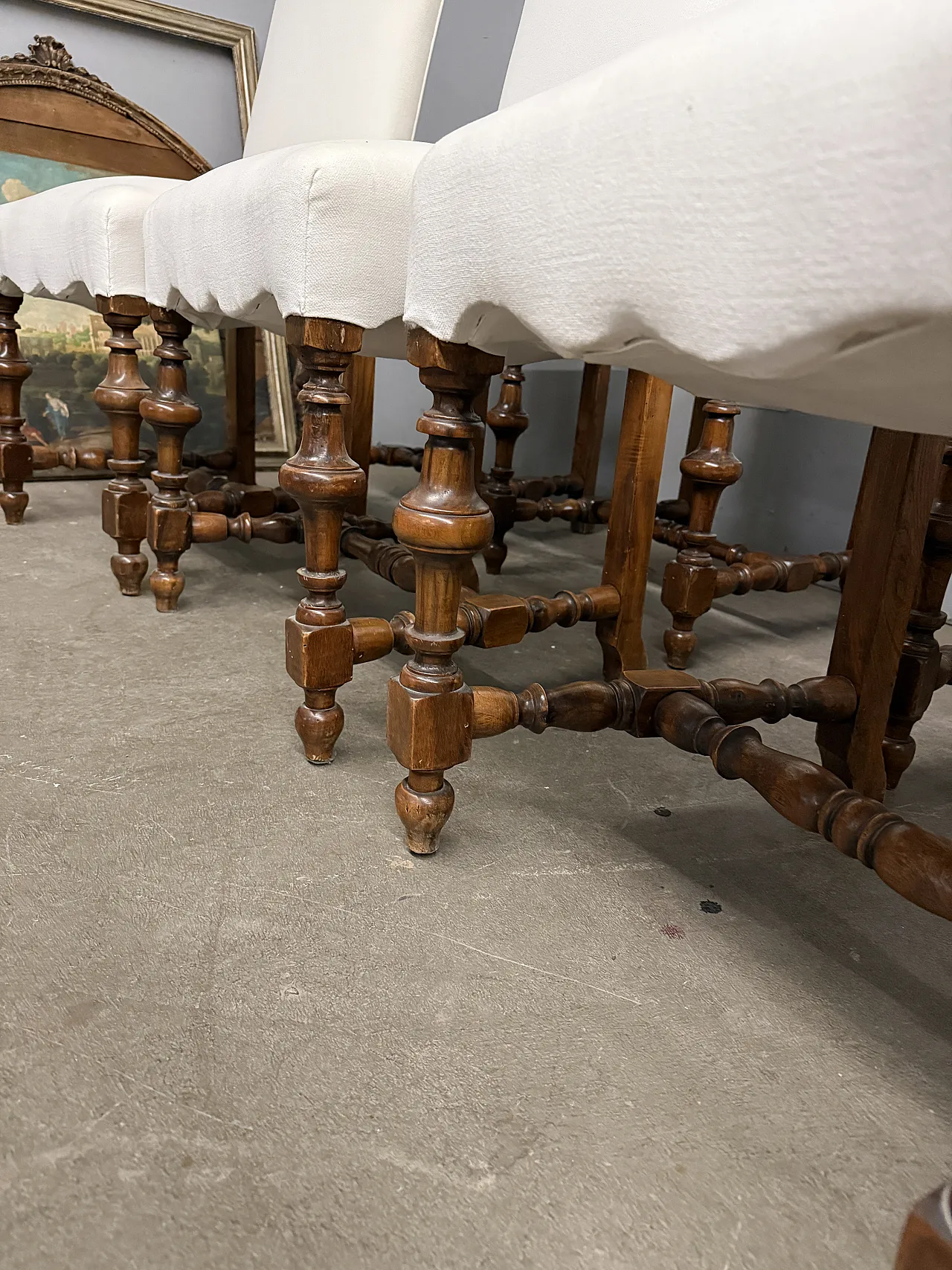 8 walnut chairs with white fabric padding, 19th century 10