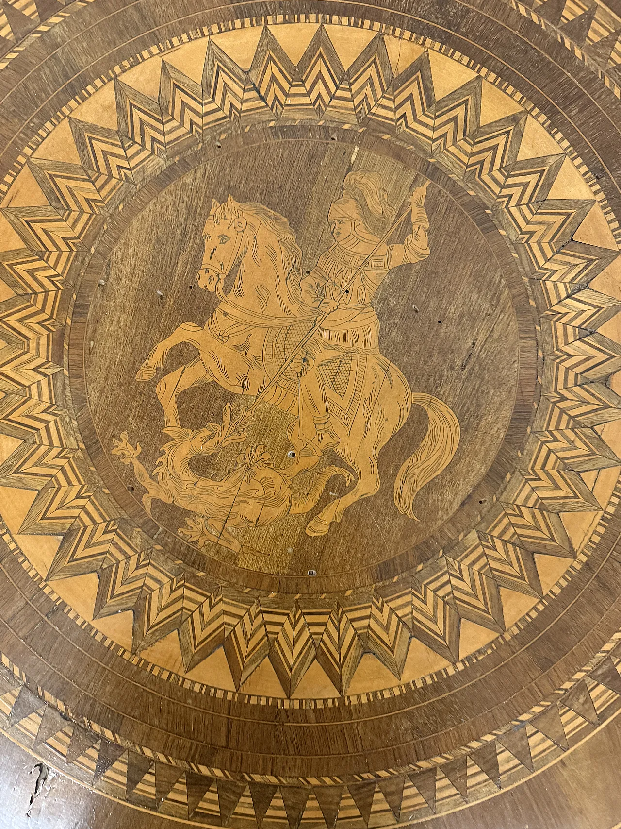 Sorrentino inlaid table, Saint George and the dragon, 19th century 9