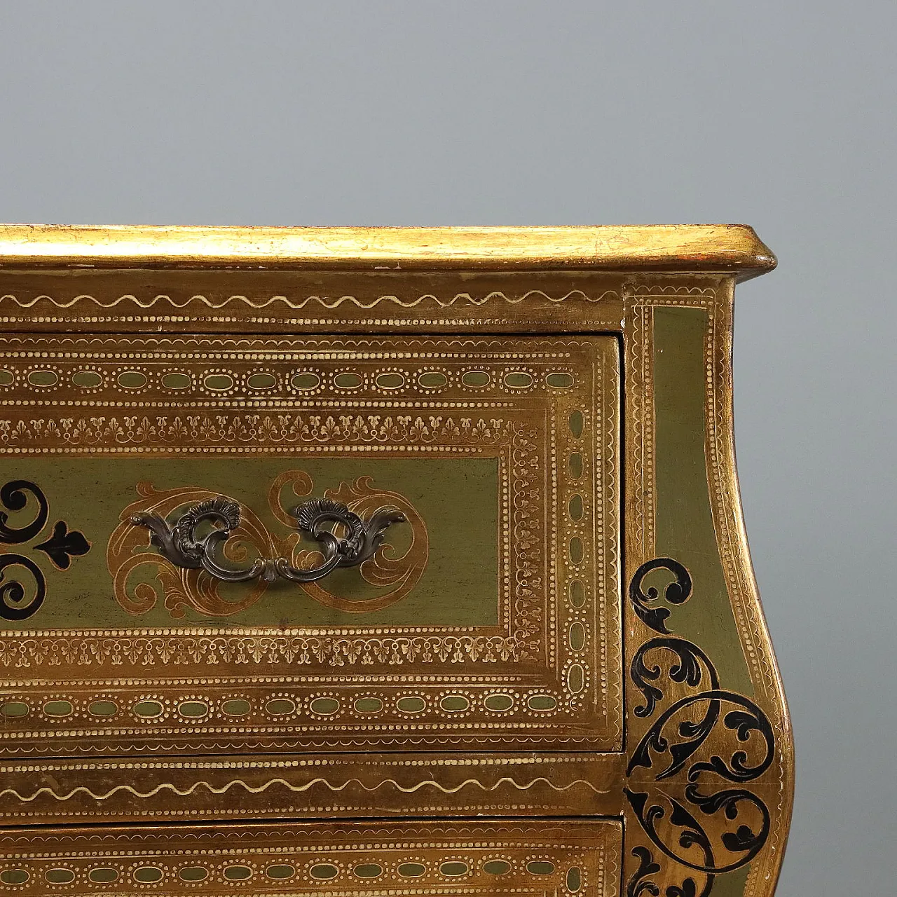 Cassettone in legno laccato e dipinto, '900 5