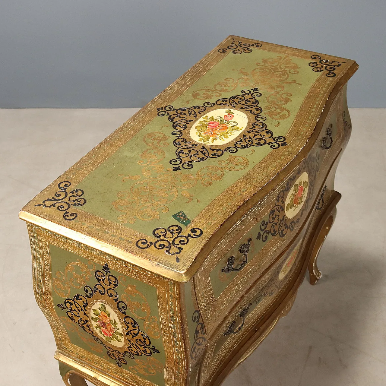 Cassettone in legno laccato e dipinto, '900 7