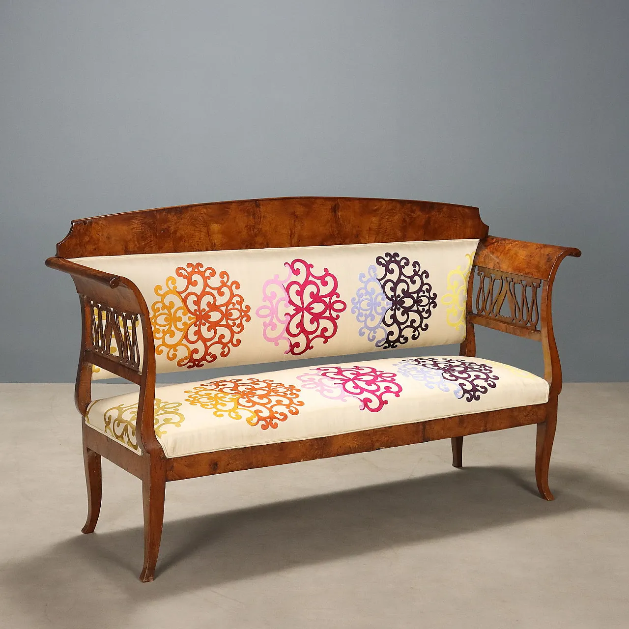 Biedermeier sofa in walnut, 19th century 1