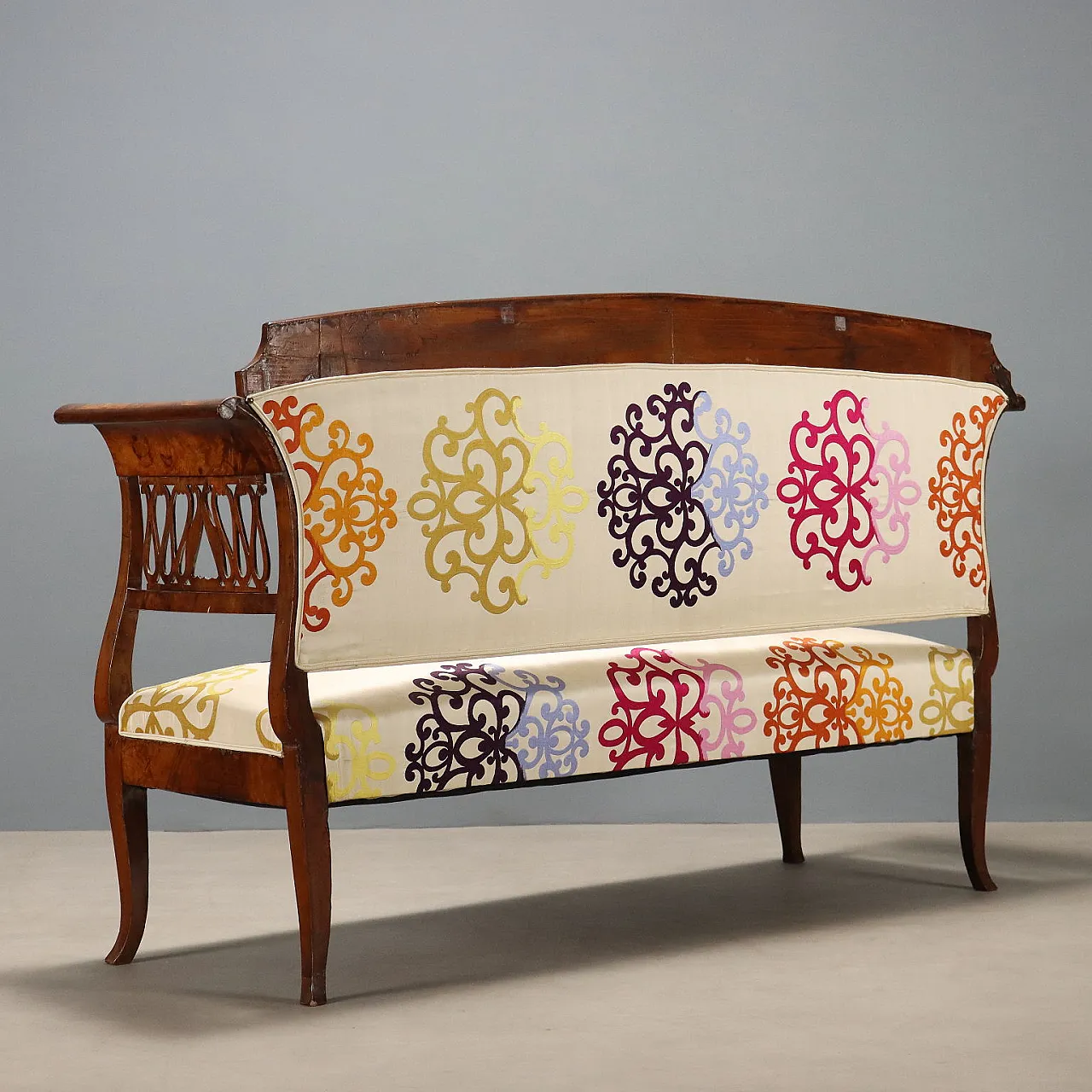 Biedermeier sofa in walnut, 19th century 8