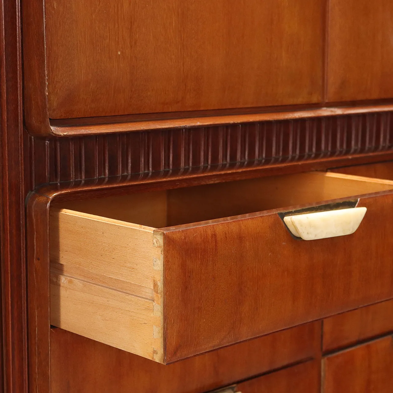 Armadio in legno, anni '50 10