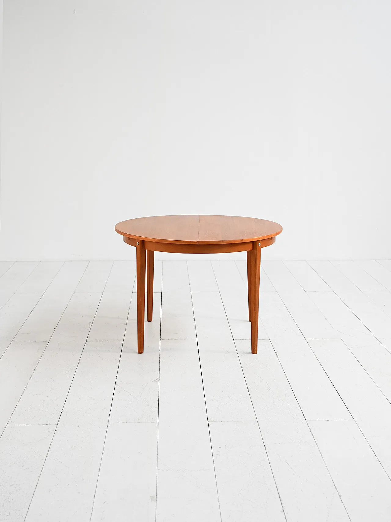 Round extendable Scandinavian teak table, 1960s 2
