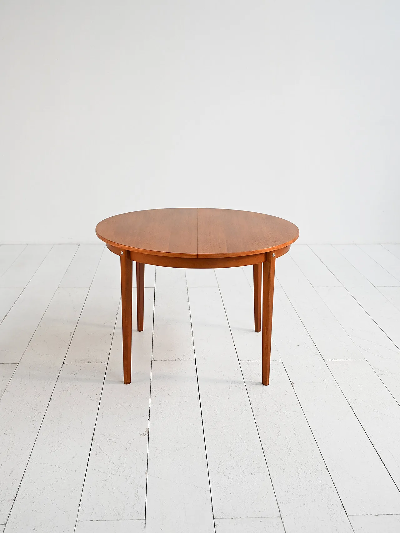 Round extendable Scandinavian teak table, 1960s 3