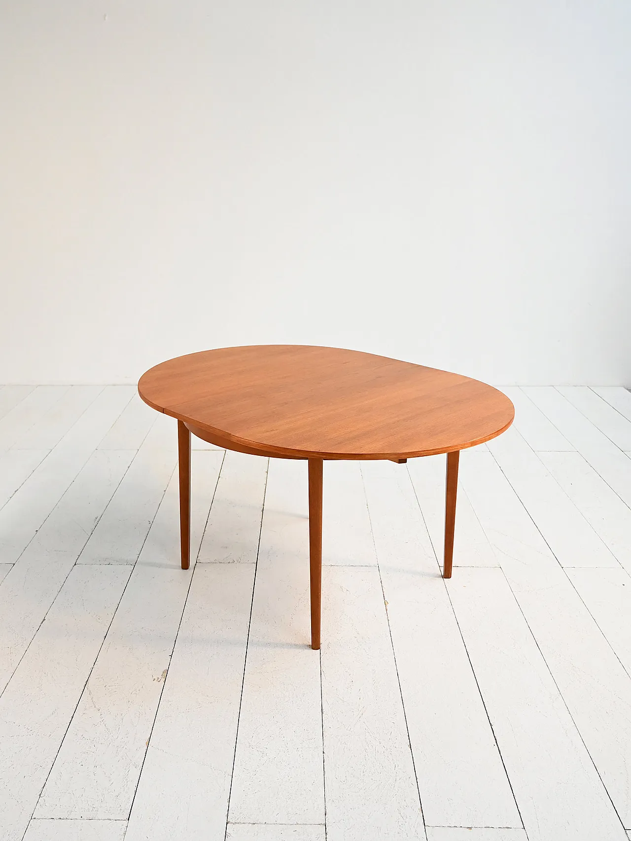 Round extendable Scandinavian teak table, 1960s 5